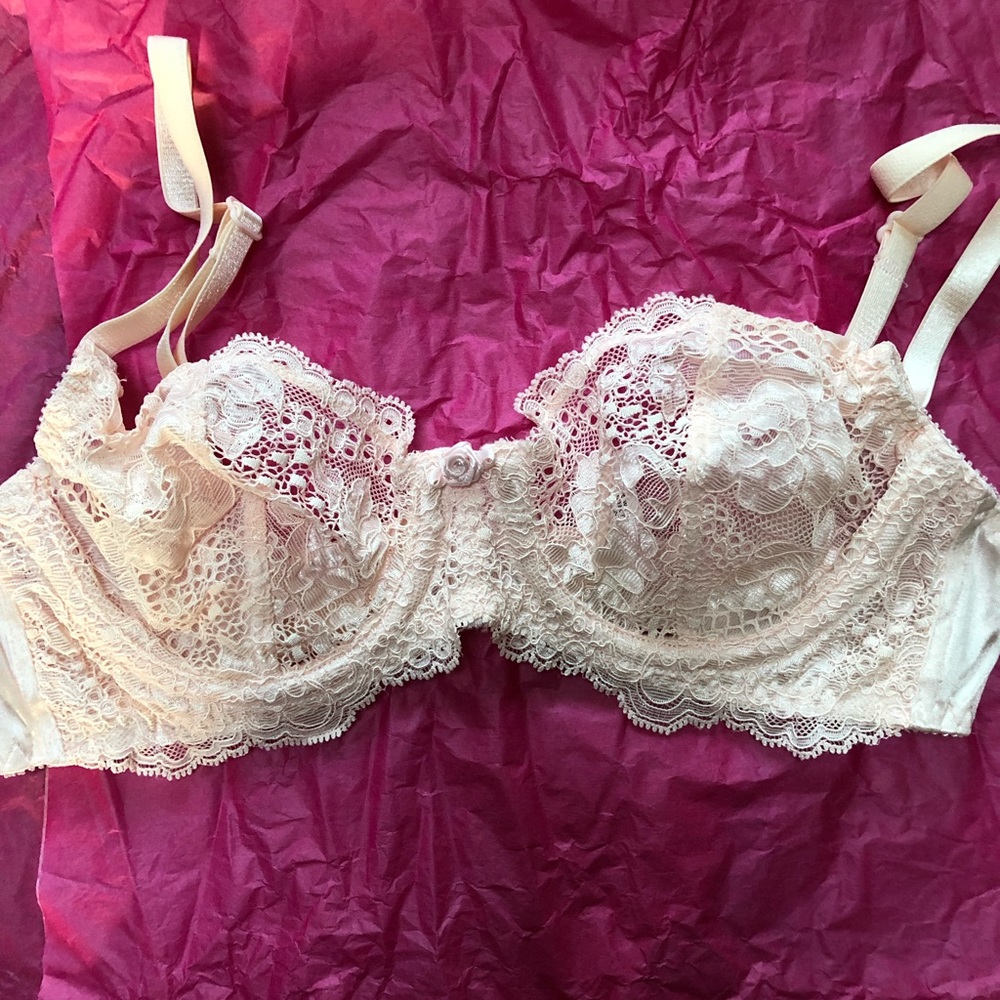 Victoria’s Secret pink lace bra size 34A